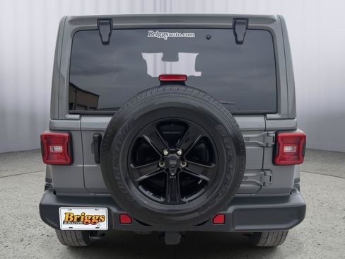 Used 2020 Jeep Wrangler Unlimited Sahara AWD/4WD image 5
