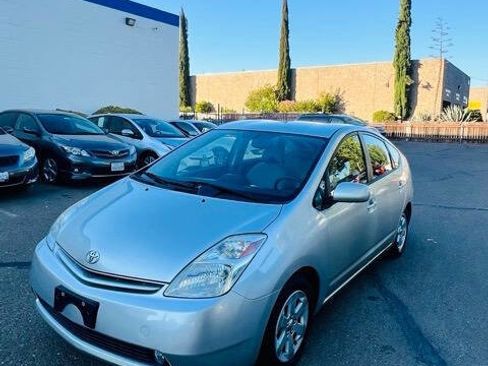 Used 2004 Toyota Prius image 1