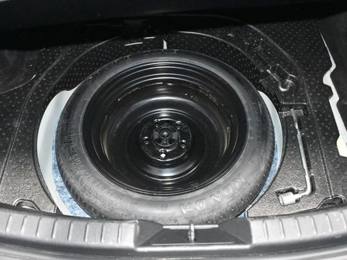 Used 2024 MAZDA MAZDA3 s image 31