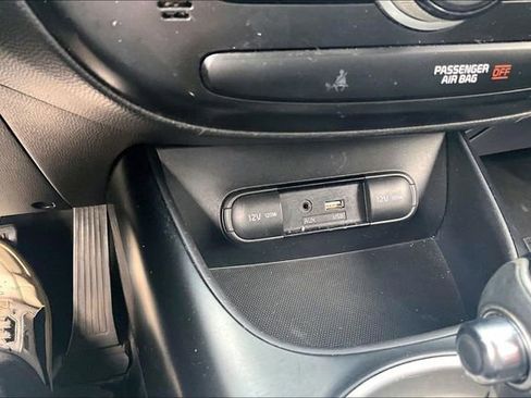 Used 2019 Kia Soul + FWD image 32