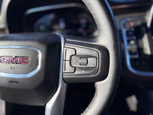 Used 2023 GMC Yukon XL SLE image 15