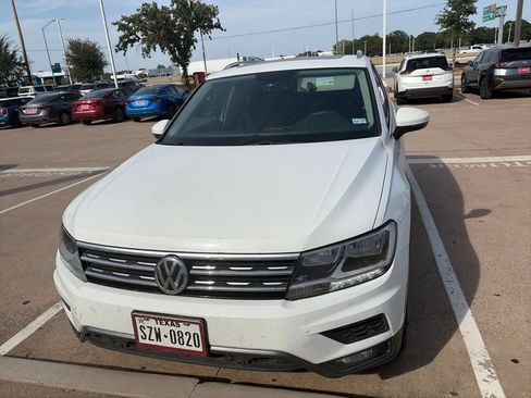 Used 2019 Volkswagen Tiguan SE FWD image 3