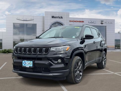Used 2025 Jeep Compass Limited w/ Sun & Sound Group AWD/4WD image 4