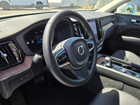 Certified 2023 Volvo XC60 T8 Plus AWD/4WD image 16