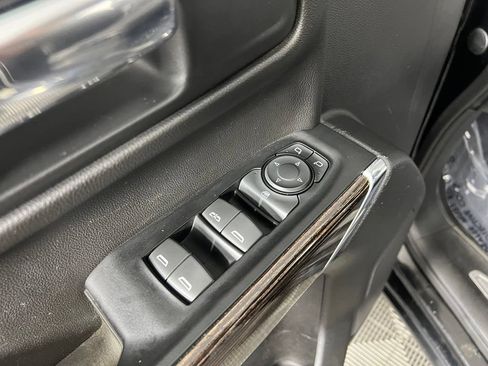Used 2019 GMC Sierra 1500 SLE w/ SLE Value Package AWD/4WD image 17