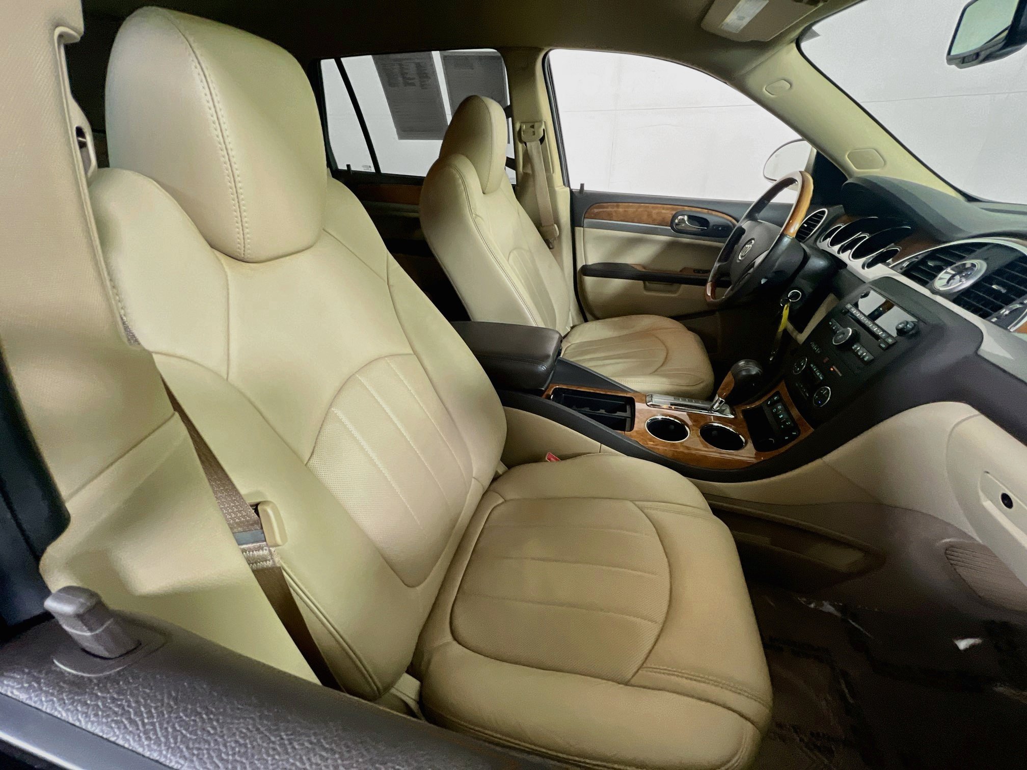 Used 2011 Buick Enclave CXL FWD image 26