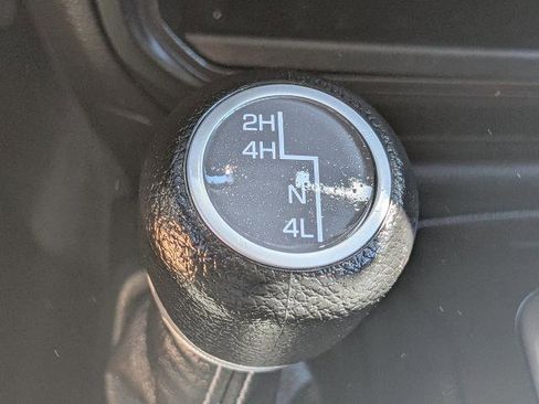 Used 2025 Jeep Wrangler Unlimited Sahara AWD/4WD image 21