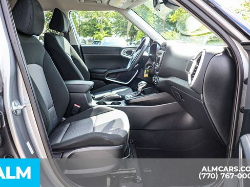 Used 2025 Kia Soul LX w/ LX Technology Package FWD image 21