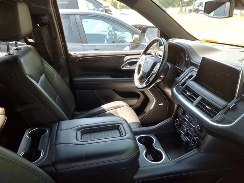 Used 2021 Chevrolet Tahoe Z71 w/ Luxury Package AWD/4WD image 5