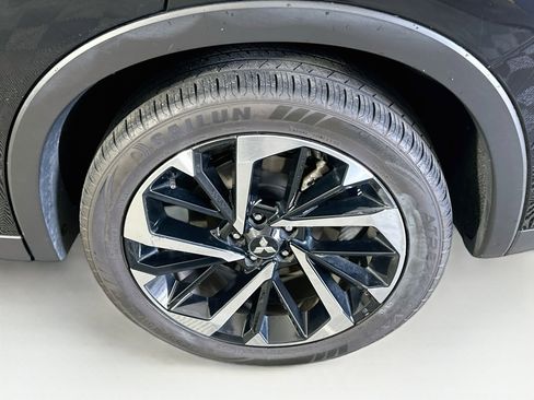 Used 2024 Mitsubishi Outlander SE FWD image 11