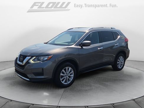 Used 2018 Nissan Rogue SV AWD/4WD image 4
