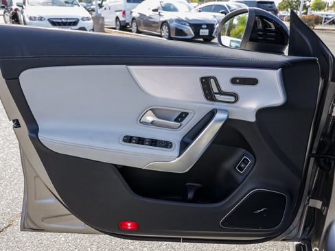 Used 2020 Mercedes-Benz CLA 35 AMG 4MATIC image 13