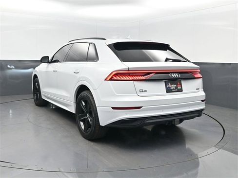 Used 2019 Audi Q8 Premium w/ Convenience Package image 3