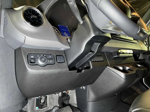 Used 2025 Mercedes-Benz Sprinter 2500 image 24