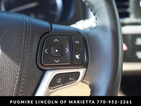 Used 2018 Toyota Highlander Limited FWD image 21
