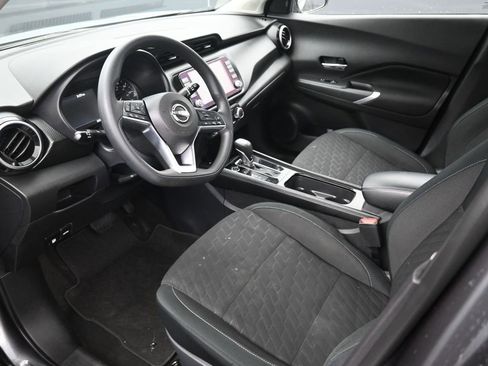 Used 2024 Nissan Kicks SV FWD image 9