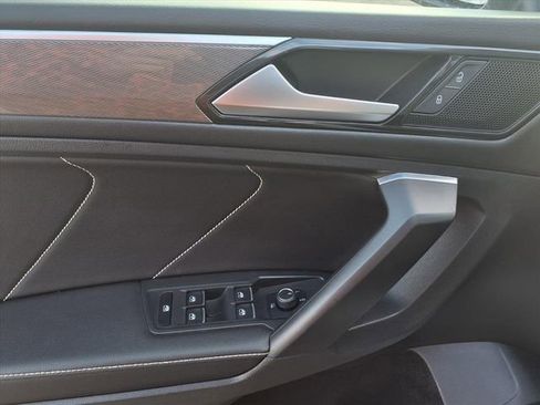 Used 2023 Volkswagen Tiguan SE R-Line image 51