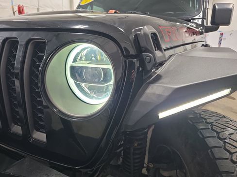 Used 2020 Jeep Gladiator Rubicon w/ LED Lighting Group AWD/4WD image 33