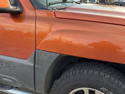 Used 2005 Chevrolet Avalanche LS w/ Sun And Sound Package image 5