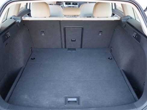 Used 2016 Volkswagen Golf S image 11