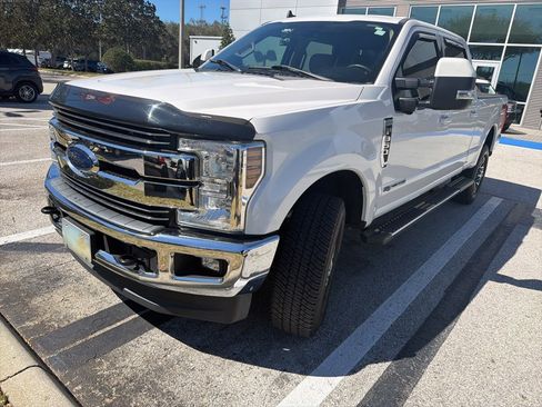 Used 2019 Ford F350 Lariat w/ Tow Technology Bundle image 3