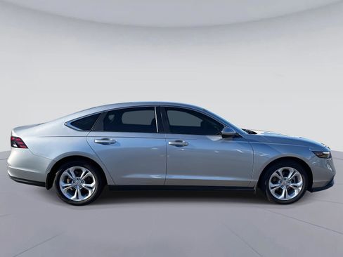 Used 2023 Honda Accord LX image 2