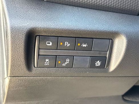 Certified 2025 Nissan Kicks Play S image 19