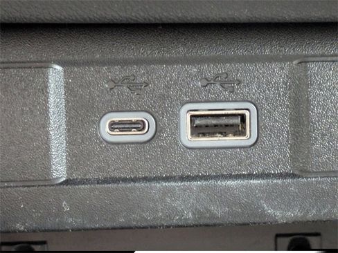 Used 2023 Chevrolet Colorado Z71 w/ Z71 Convenience Package 2 image 23