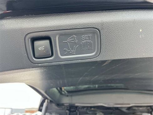 Used 2024 Ford Expedition Max XLT image 13