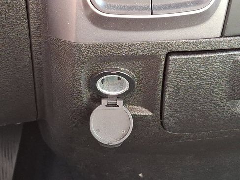 Used 2024 RAM 1500 Classic SLT AWD/4WD image 22