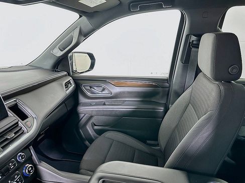 Used 2023 GMC Yukon SLE w/ Gmc Pro Safety Plus Package image 23