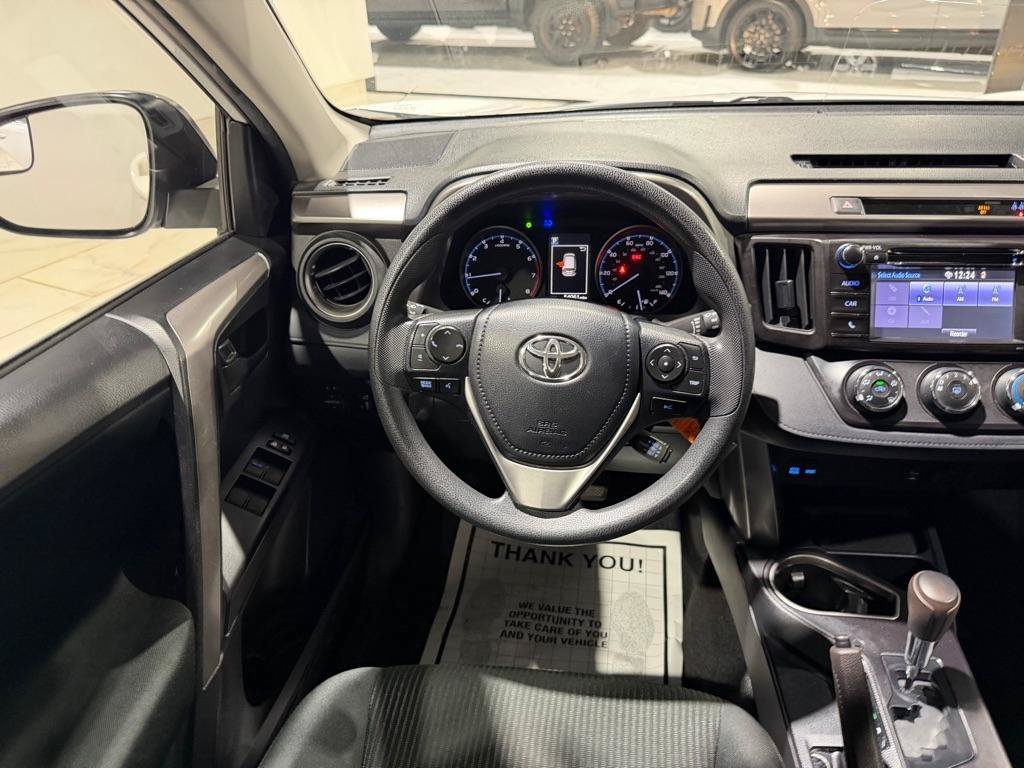 Used 2018 Toyota RAV4 LE FWD image 23