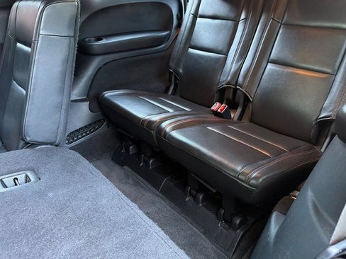 Used 2018 Dodge Durango R/T w/ Blacktop Package RWD image 36