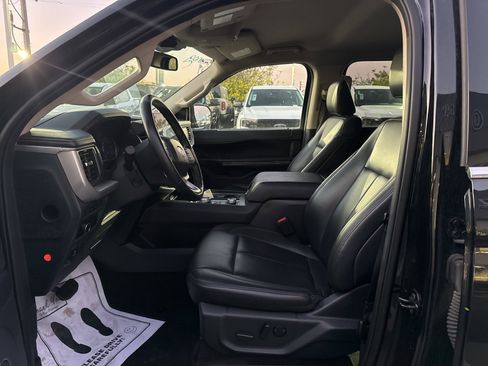 Used 2024 Ford Expedition Max XLT image 5