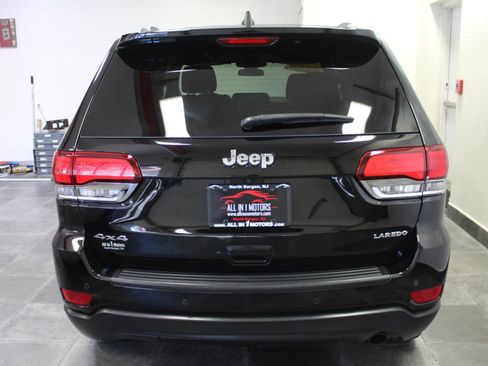 Used 2020 Jeep Grand Cherokee Laredo w/ Security & Convenience Group image 5