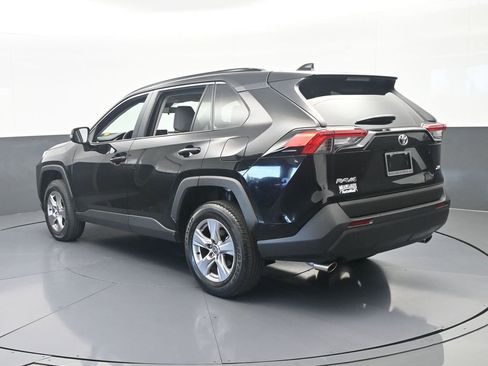 Used 2025 Toyota RAV4 XLE w/ Convenience Package FWD image 4