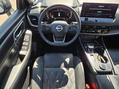 Used 2026 Nissan Rogue Platinum w/ Platinum Premium Package AWD/4WD image 16