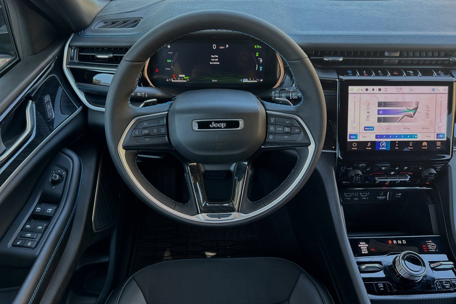 New 2023 Jeep Grand Cherokee Trailhawk w/ Advanced Protech Group II AWD/4WD image 13