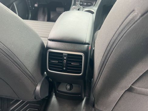 Certified 2022 Kia Sportage LX w/ LX FWD Value Edition Package image 18