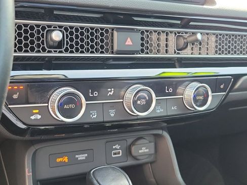 Certified 2022 Honda Civic EX image 29