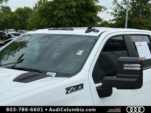 Used 2025 Chevrolet Silverado 2500 Custom w/ Custom Value Package AWD/4WD image 10