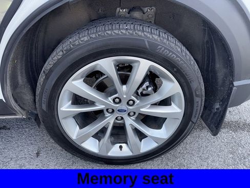 Used 2023 Ford Explorer Platinum w/ Technology Package image 9