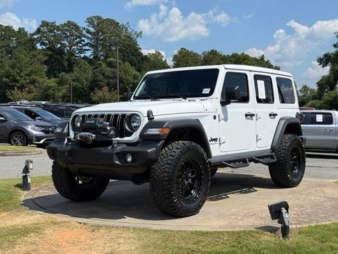 Used 2025 Jeep Wrangler Unlimited Sport AWD/4WD image 3