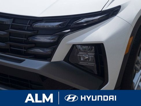 New 2025 Hyundai Tucson SE image 9