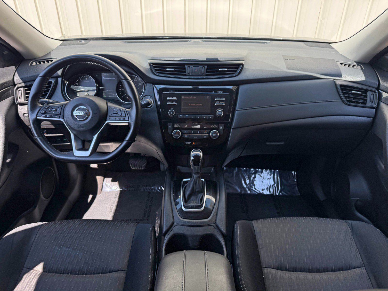Used 2017 Nissan Rogue SV FWD image 11