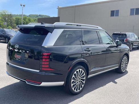 New 2026 Hyundai Palisade Calligraphy FWD image 3