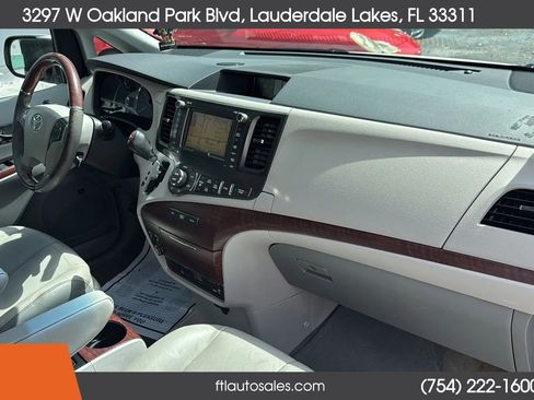 Used 2014 Toyota Sienna Limited w/ Limited Premium Package image 48