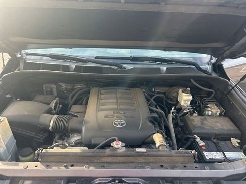 Used 2018 Toyota Tundra Limited w/ Limited Premium Package AWD/4WD image 44
