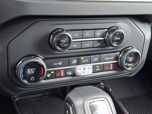 Used 2025 Ford Bronco Outer Banks AWD/4WD image 18