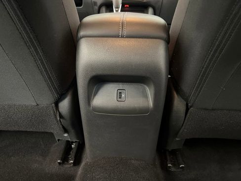 Used 2025 Nissan Sentra SV FWD image 21